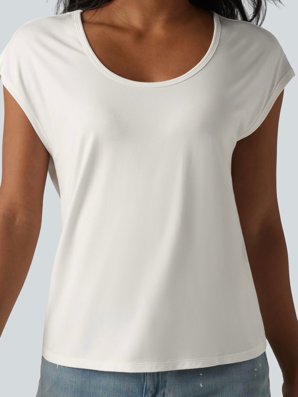 Halara Women's U-Neck Short Sleeve Casual T-Shirt in White size M NWT